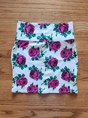 NWT Charlotte Russe Junior's Floral Casual Pull On Mini Bodycon Skirt Small S